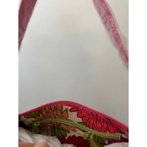 Vera Bradley Mod Floral Pink Barrel Bag – NWT – Lola Duffel – Retired Pattern - Picture 7 of 7